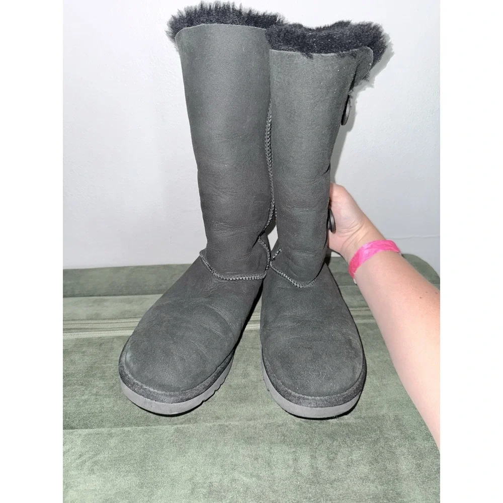 UGG Bailey Button Triplet Tall Fur Winter Snow Boots Black Suede Sherpa Size 8
